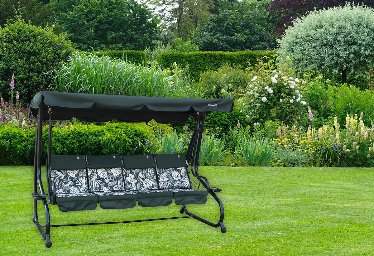 Η κούνια τοποθετημένη σε έναν κήπο